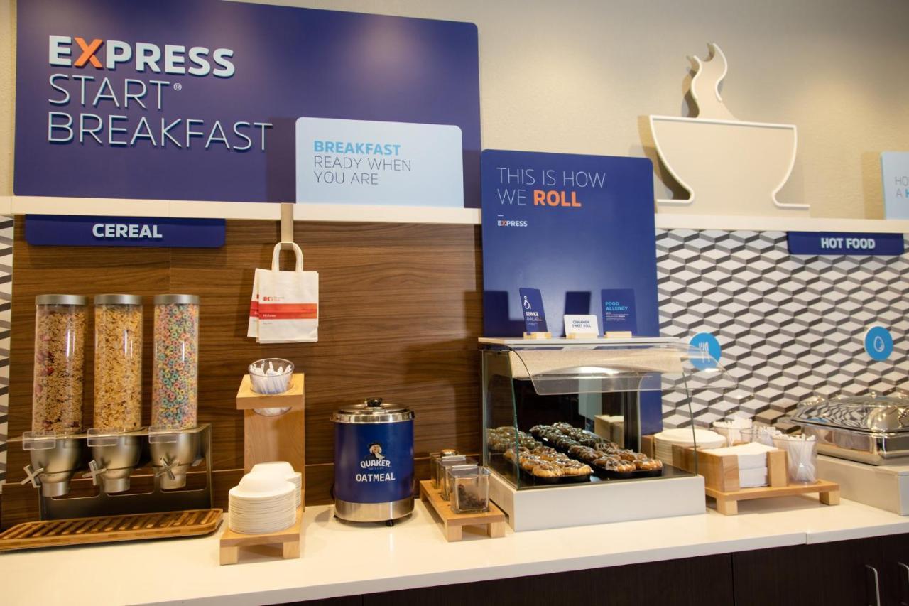 Holiday Inn Express Marshfield - Springfield Area By Ihg Exteriör bild