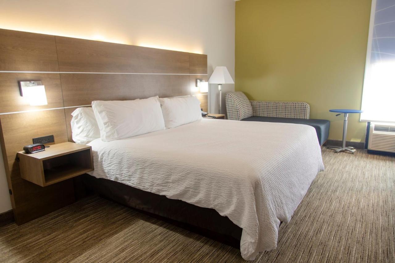 Holiday Inn Express Marshfield - Springfield Area By Ihg Exteriör bild