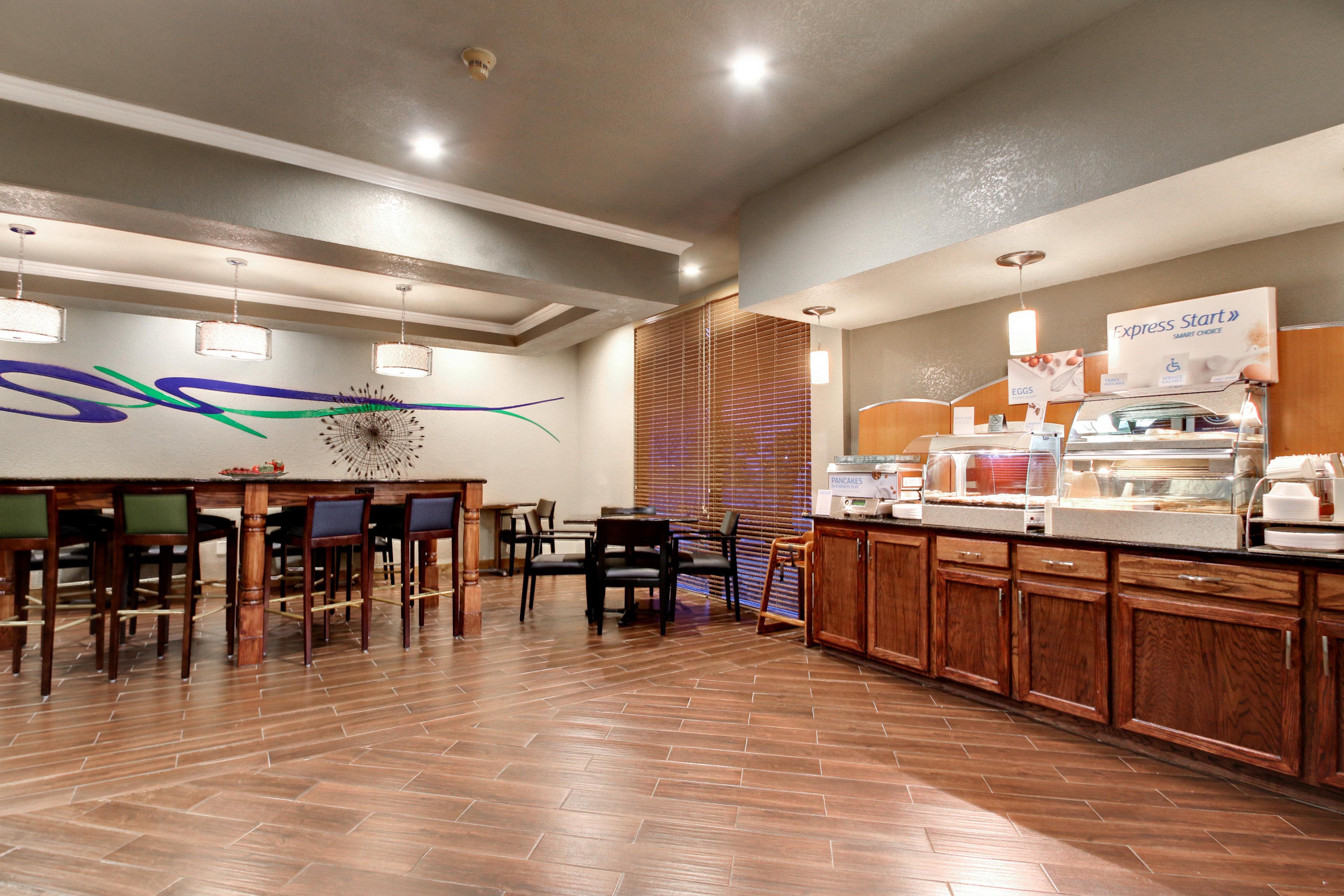Holiday Inn Express Marshfield - Springfield Area By Ihg Exteriör bild